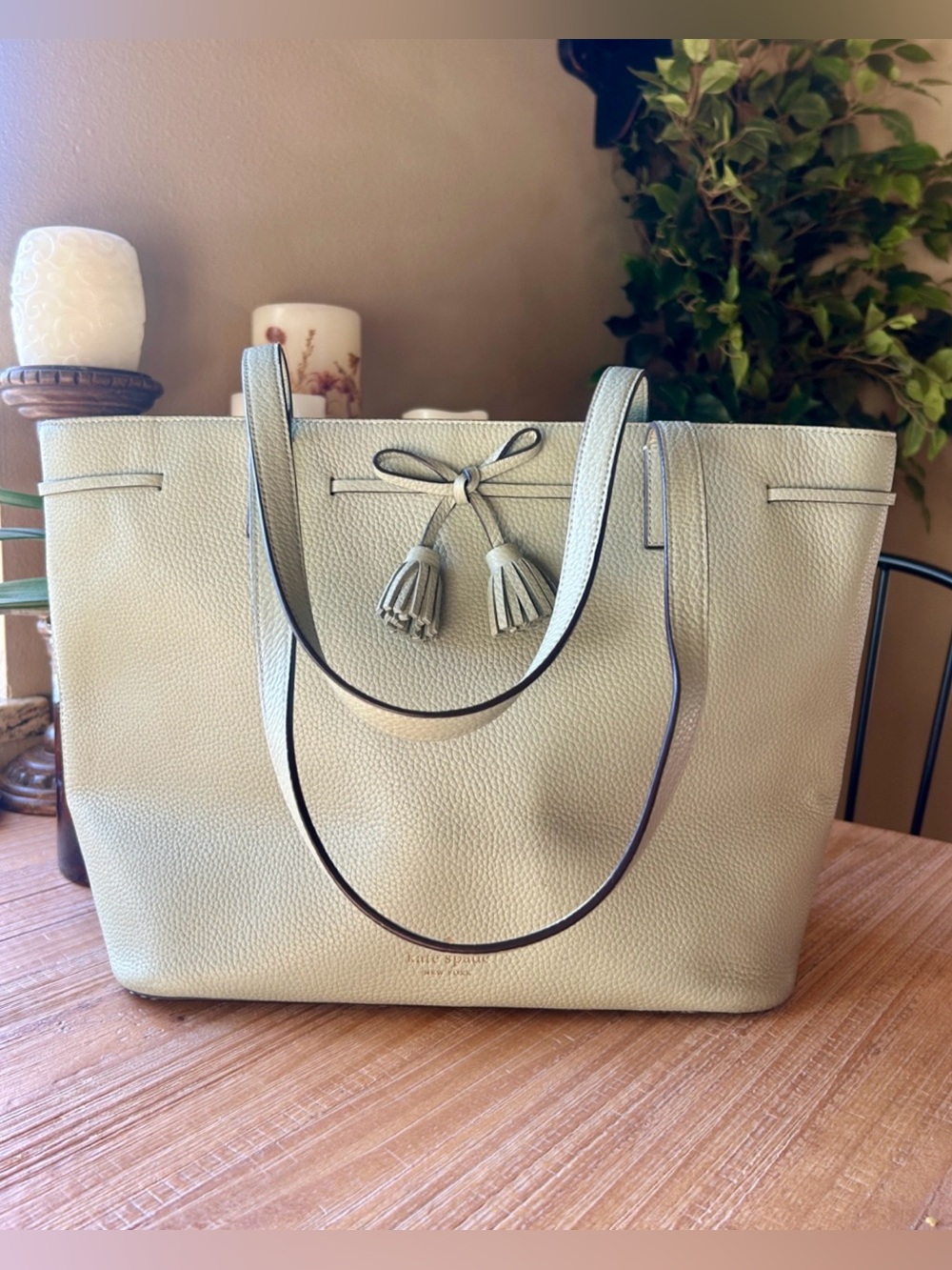 Kate Spade Pebbled Leather Tote Bag Front Bow & Tassel.